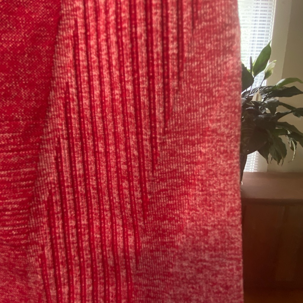 Fabletics Women's Red Ribbed Shorts - Picture 3 of 5